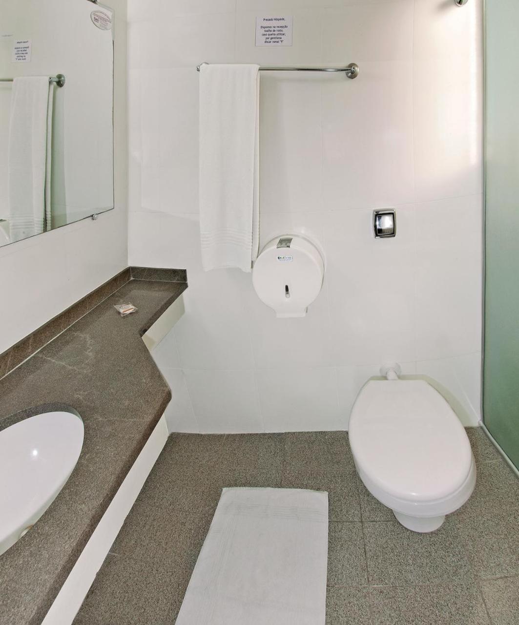 Lira Hotel