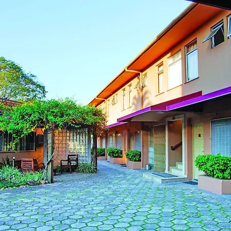 Lira Hotel Curitiba Exterior photo