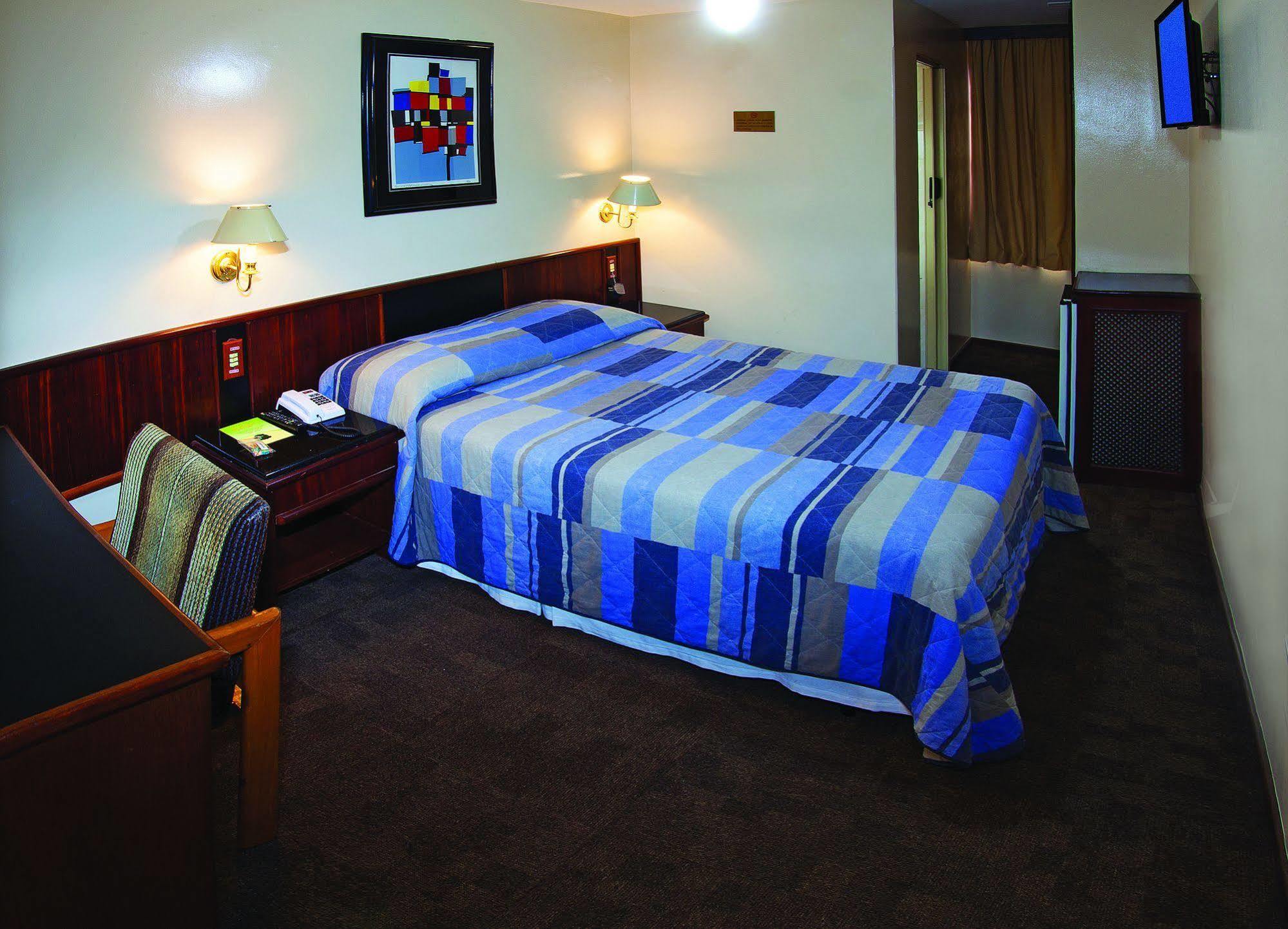 Lira Hotel